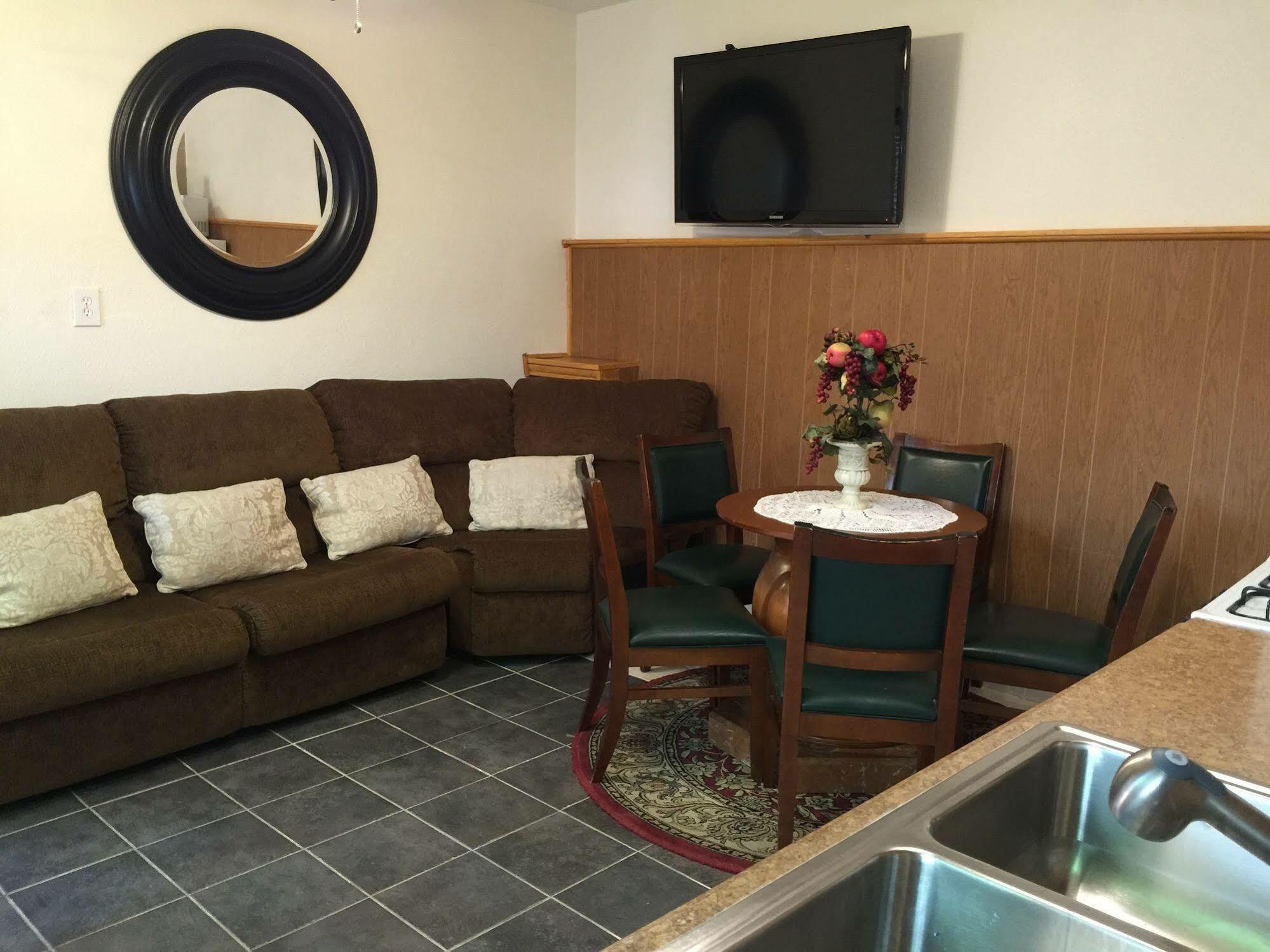 לייק ארוהד Arrowhead Tree Top Lodge מראה חיצוני תמונה