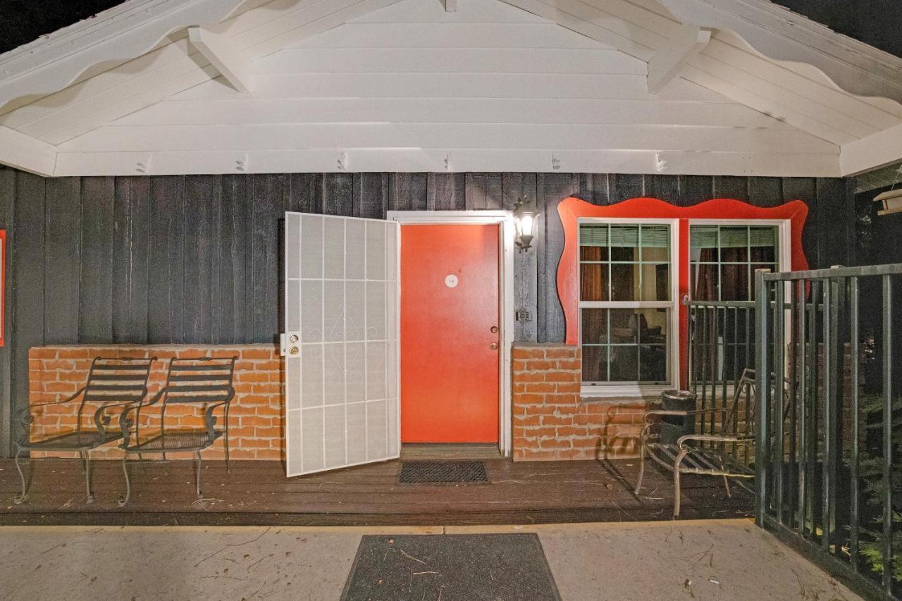 לייק ארוהד Arrowhead Tree Top Lodge מראה חיצוני תמונה